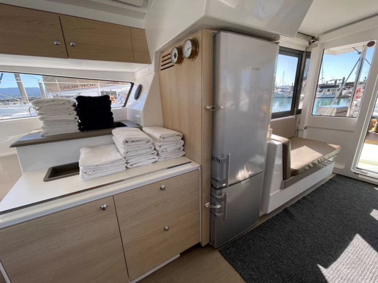 Pronájem Katamarán Bali s licencí