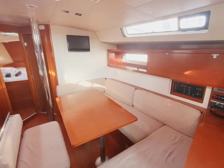 Pronájem Plachetnice Bénéteau s licencí