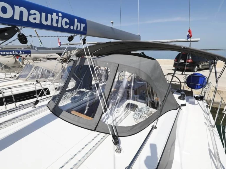 Pronájem Plachetnice Bavaria s licencí