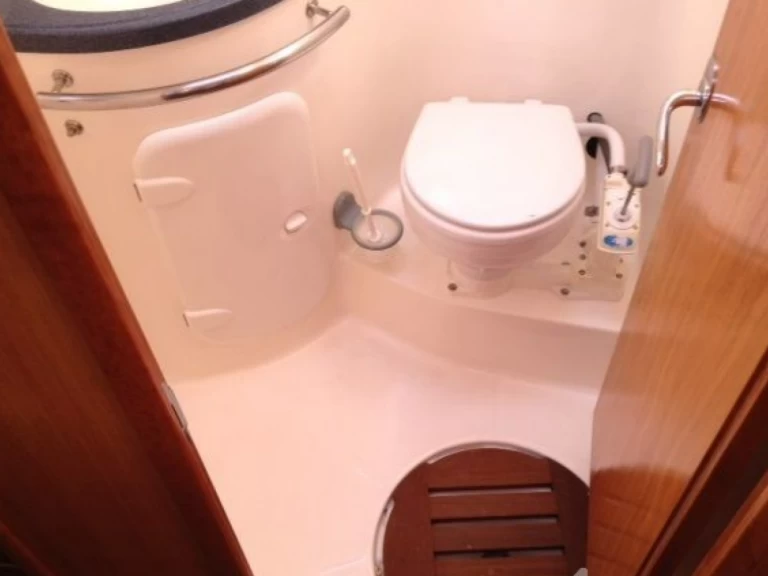 Bavaria Bavaria 39 Cruiser jednotlivci a charterové společnosti v Rhodos