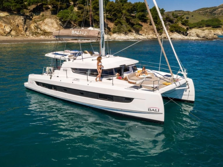 Katamarán k pronájmu v Nassau za nejlepší cenu