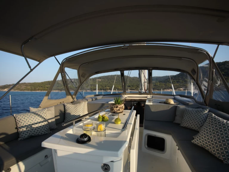 Pronájem jachty v Alimos -Bénéteau Oceanis 51.1 Refit 2026 na Samboatu