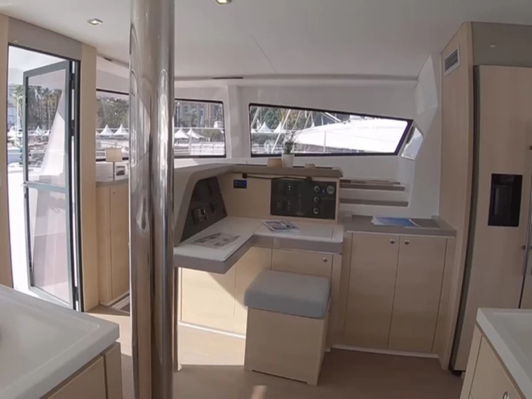 Pronájem lodi Bali Catamarans Bali 5.4 v Alimos na Samboatu