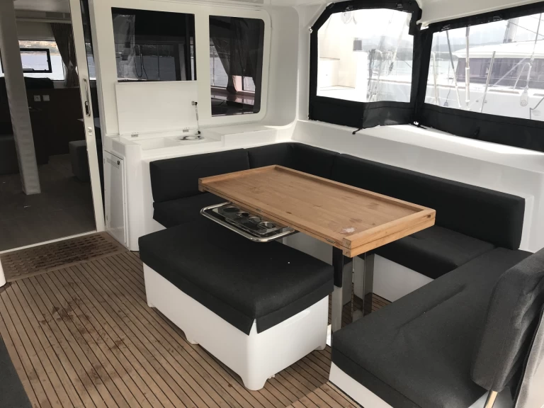 Pronájem Katamarán Lagoon s licencí