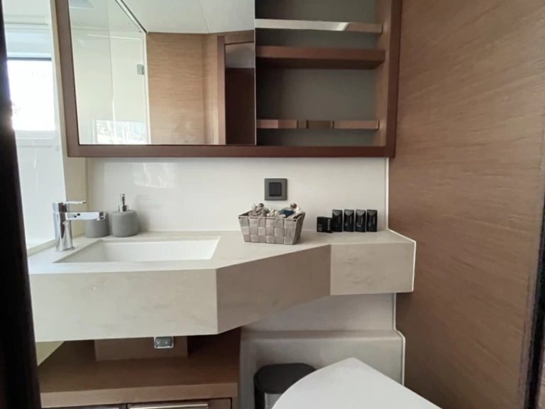 Pronajmout si Lagoon Lagoon 46 v Nea Peramos