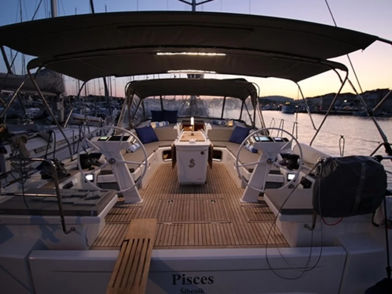 Pronájem lodi Bénéteau Oceanis 51.1 First Line v Jezera na Samboatu