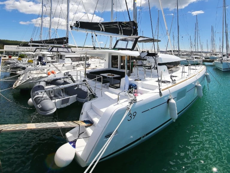 Pronajmout si Lagoon Lagoon 39 v Sukošan