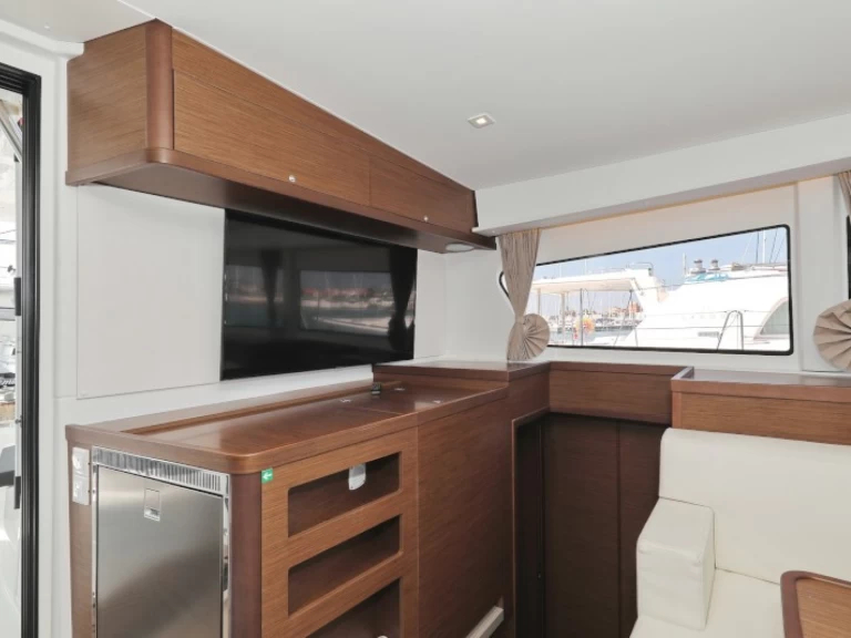 Pronájem Katamarán Lagoon s licencí