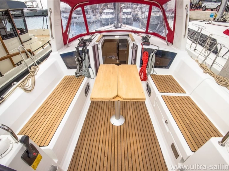Pronájem lodi Bénéteau Oceanis 35 v Split na Samboatu