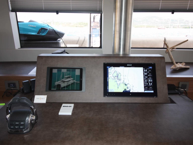 Pronájem Katamarán Lagoon s licencí