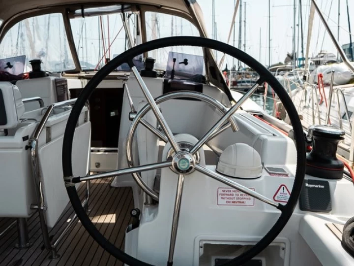 Pronajmout si Jeanneau Sun Odyssey 419 v Lefkáda