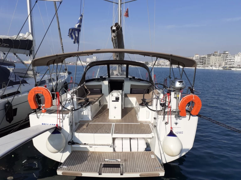 Pronajmout si Jeanneau Sun Odyssey 490 v Lefkáda