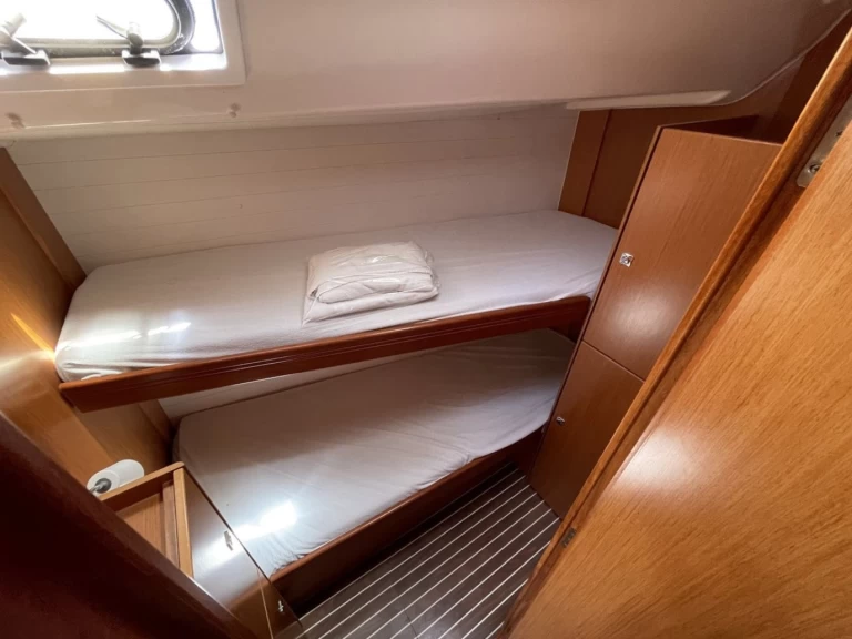 Pronájem Plachetnice Bavaria s licencí