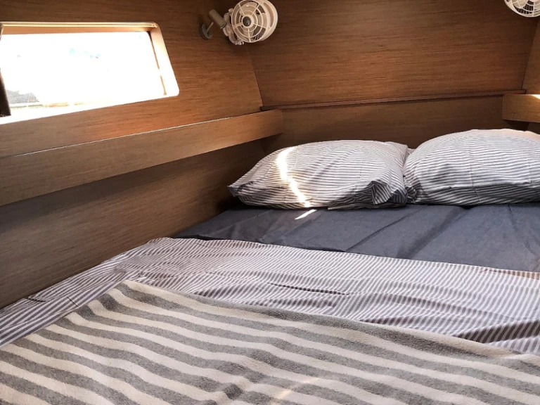 Bénéteau Oceanis 41.1 jednotlivci a charterové společnosti v Kos