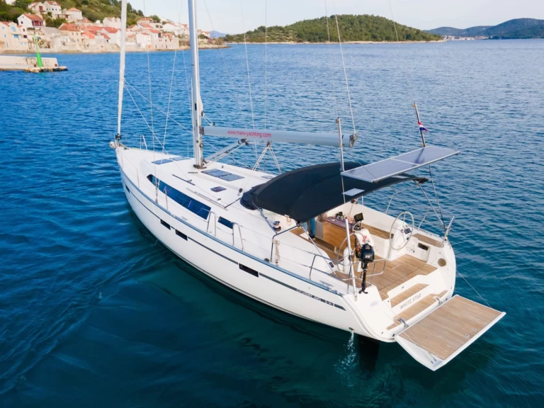 Bavaria Cruiser 46 jednotlivci a charterové společnosti v Šibenik 