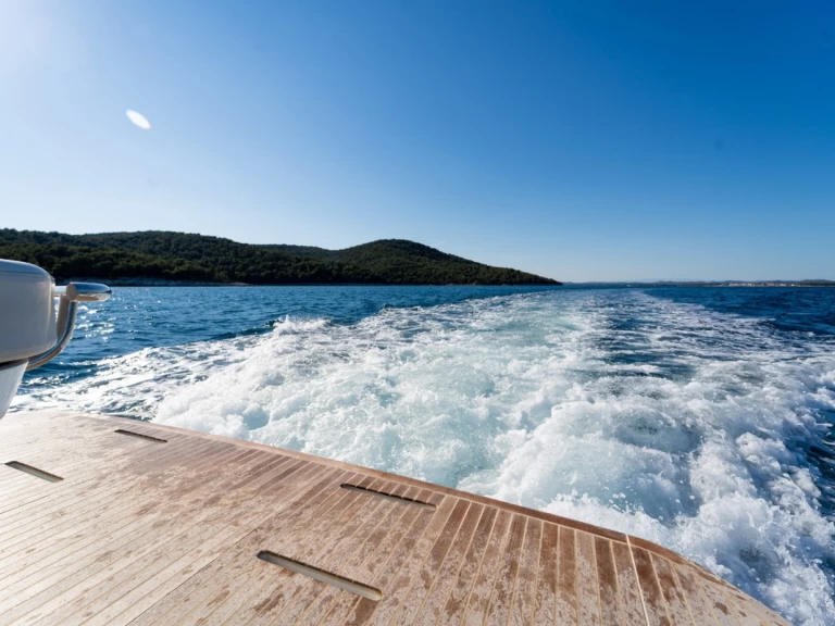 Bénéteau Gran Turismo 41 jednotlivci a charterové společnosti v Šibenik 