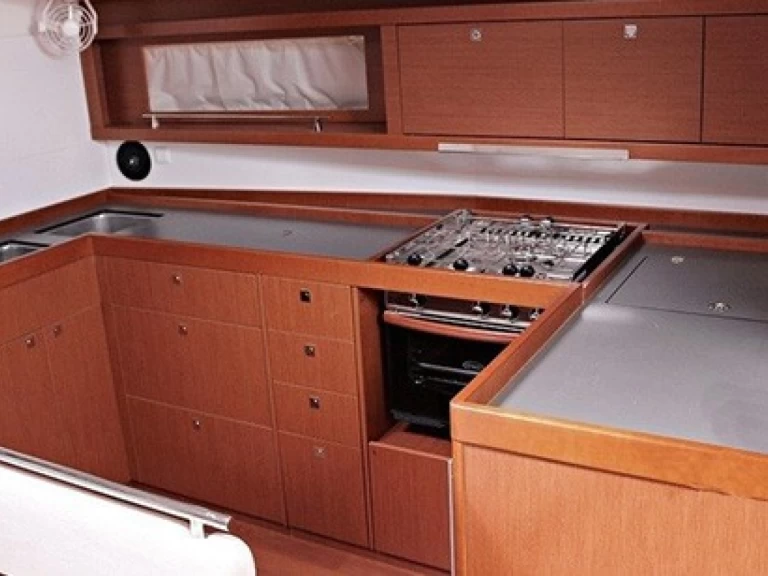 Pronajmout Plachetnice se skipperem či ne Bénéteau v Lavrio