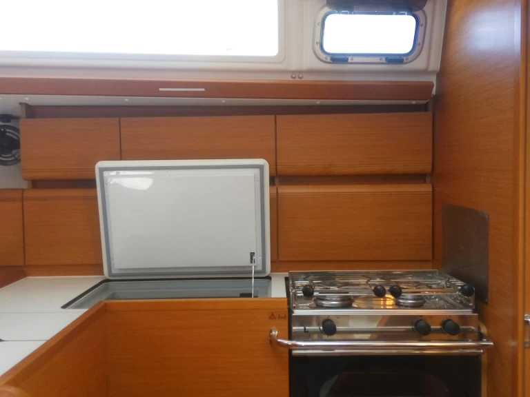 Pronájem jachty v Alimos -Jeanneau Sun Odyssey 449 na Samboatu