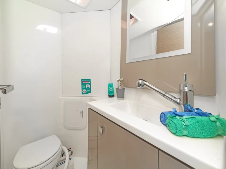 Pronajmout si Fountaine Pajot Lucia 40 v Rhodos