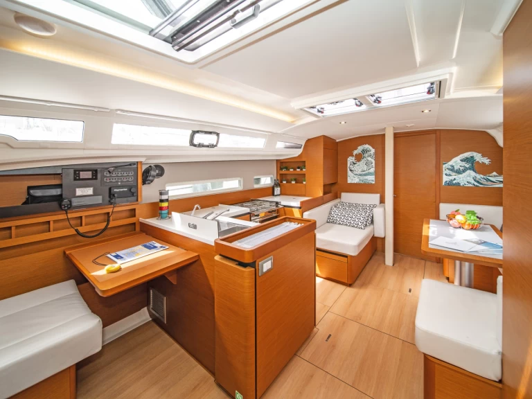 Pronajmout Plachetnice se skipperem či ne Jeanneau v Kos