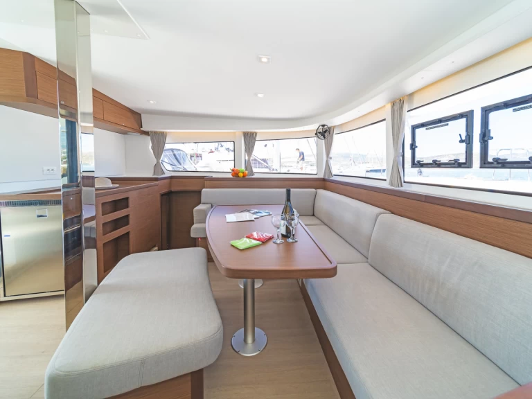 Lagoon Lagoon 42 jednotlivci a charterové společnosti v Deme of Volos