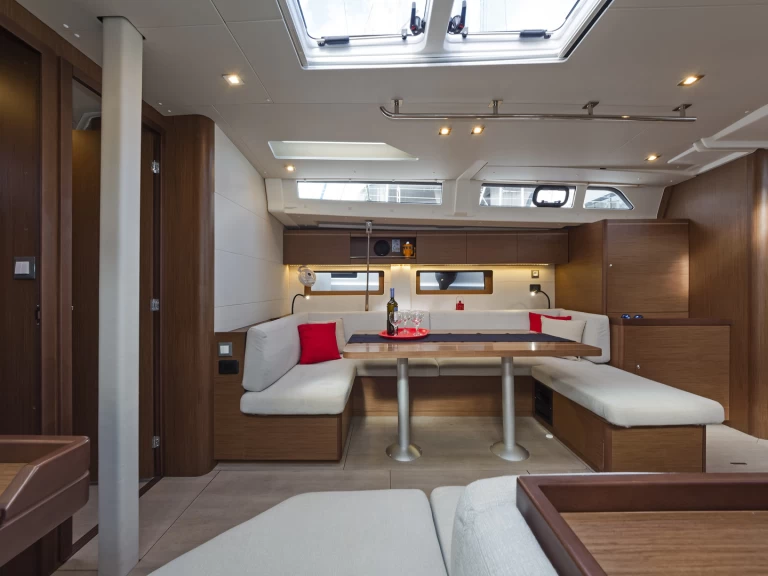 Pronájem Plachetnice Bénéteau s licencí