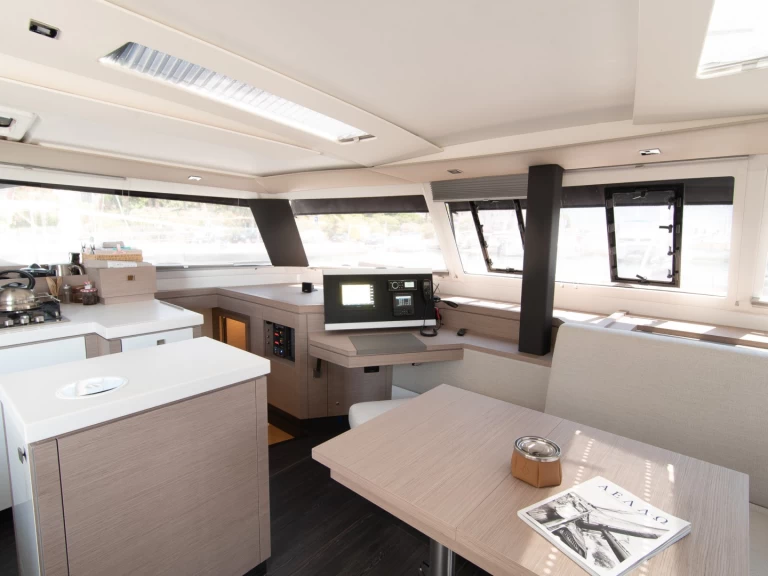 Pronájem jachty v Adámas -Fountaine Pajot Saona 47 na Samboatu
