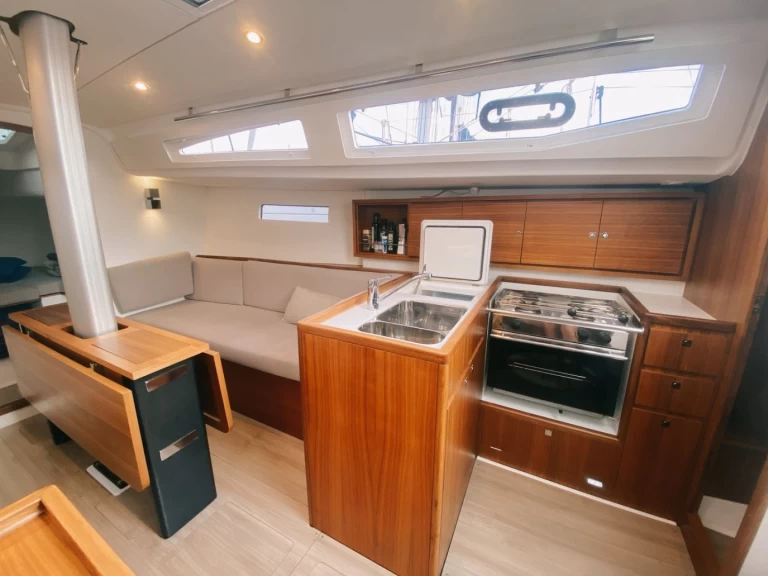 Pronájem Plachetnice JBoats s licencí