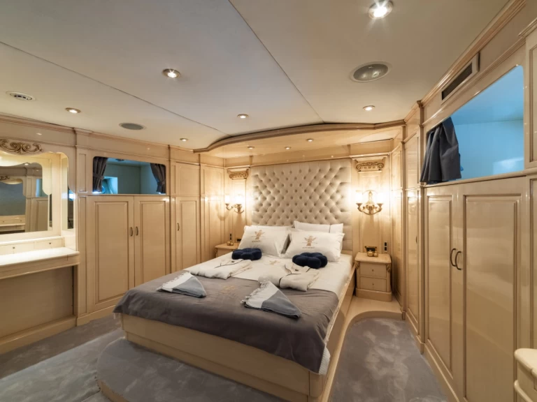 Pronájem lodi lürssen custom v Bodrum na Samboatu