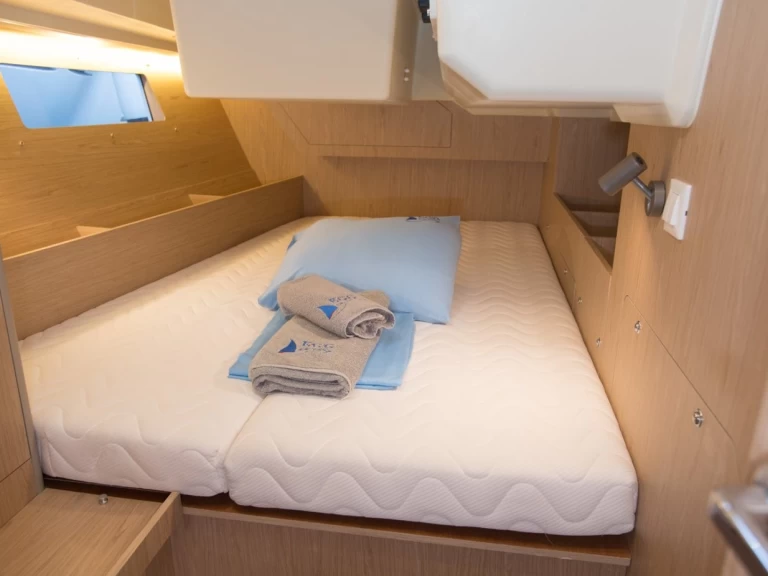 Pronájem Plachetnice Bénéteau s licencí