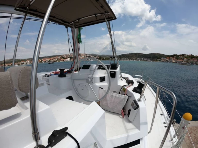 Pronájem jachty v Rogoznica -Bali Bali Catspace Voile na Samboatu