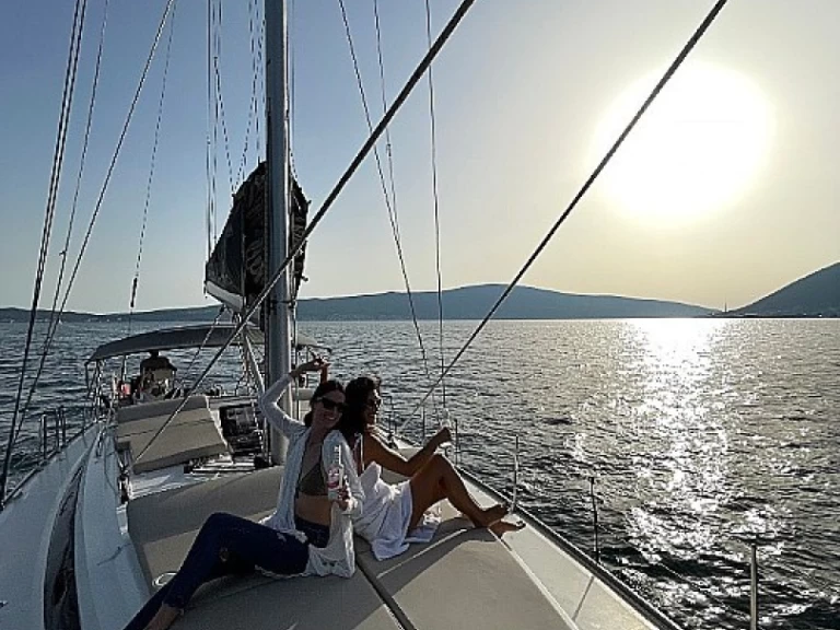 Pronajmout si Bavaria Cruiser 46 v Kotor