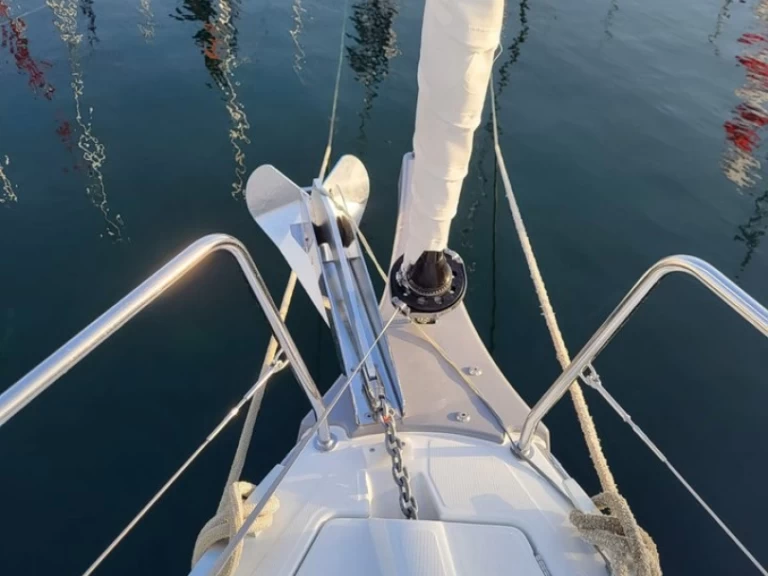 Bénéteau Oceanis 34.1 jednotlivci a charterové společnosti v Šimuni