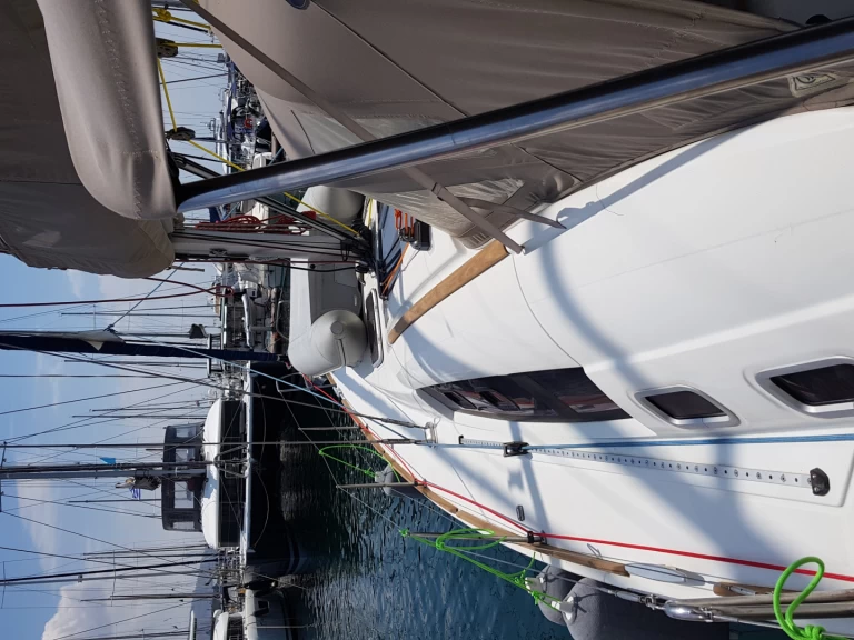 Pronájem lodi Bénéteau Oceanis 46 v Alimos na Samboatu