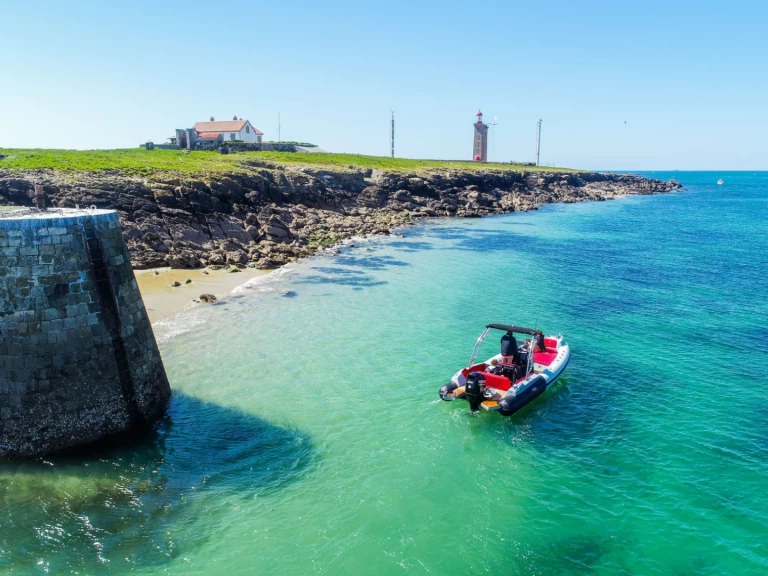 Pronájem Polotuhá loď v L'Herbaudière -Prua al vento Thor 700