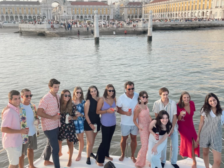 Pronájem lodi Lisabon lákavé ceny Highland 35