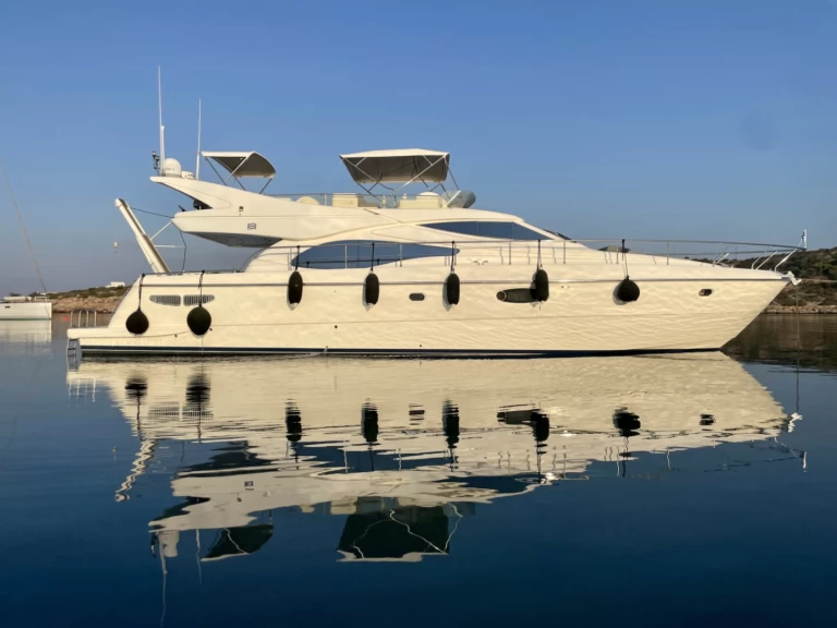 Pronajmout si Ferretti Ferretti 590 v Ornós