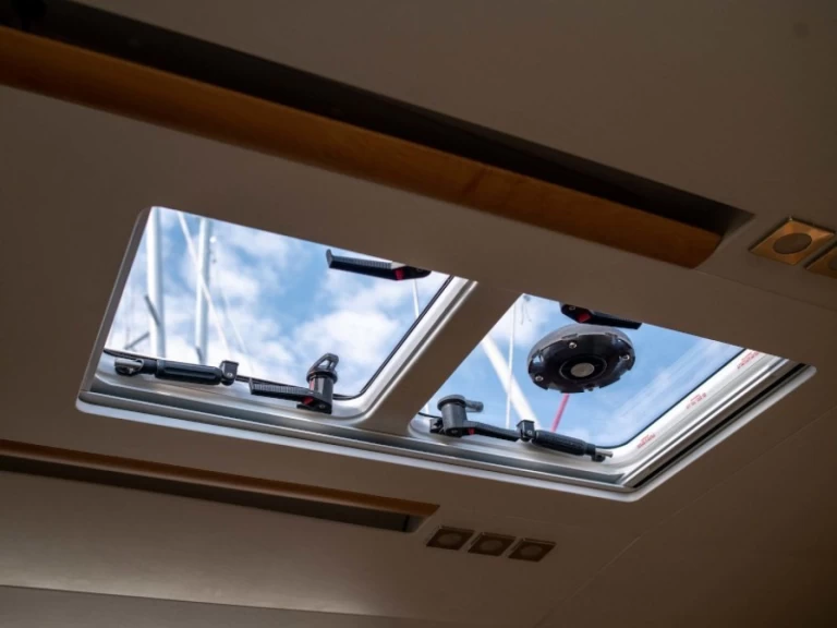 Jeanneau Sun Odyssey 449 jednotlivci a charterové společnosti v Alimos