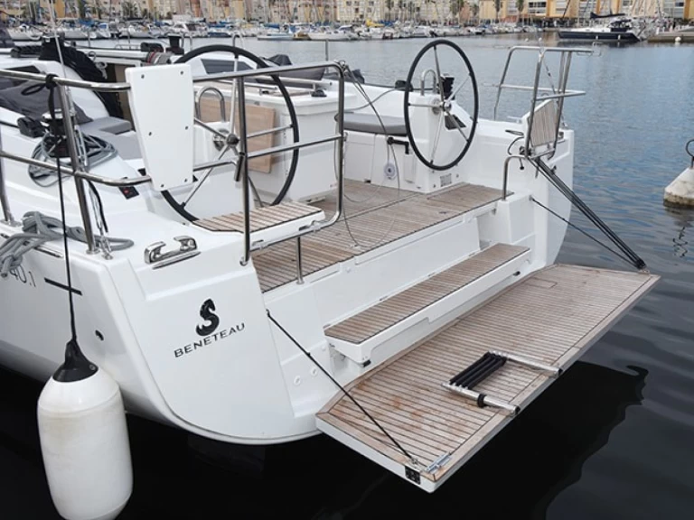 Pronájem Plachetnice v Le Marin -Bénéteau Oceanis 40.1 - Beneteau - First Line