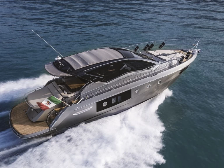 Cranchi Cranchi M44 HT jednotlivci a charterové společnosti v Neapol