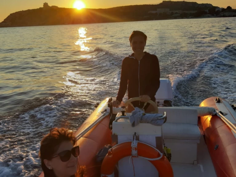 Pronájem Polotuhá loď Solemar s licencí