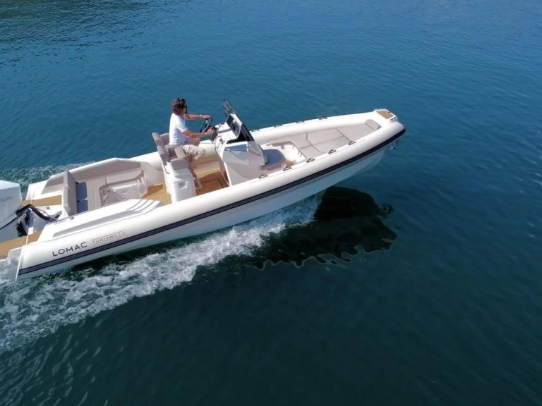 Pronájem Polotuhá loď Lomac s licencí