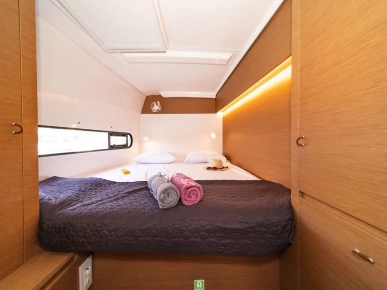 Excess Excess 11 jednotlivci a charterové společnosti v Skiathos