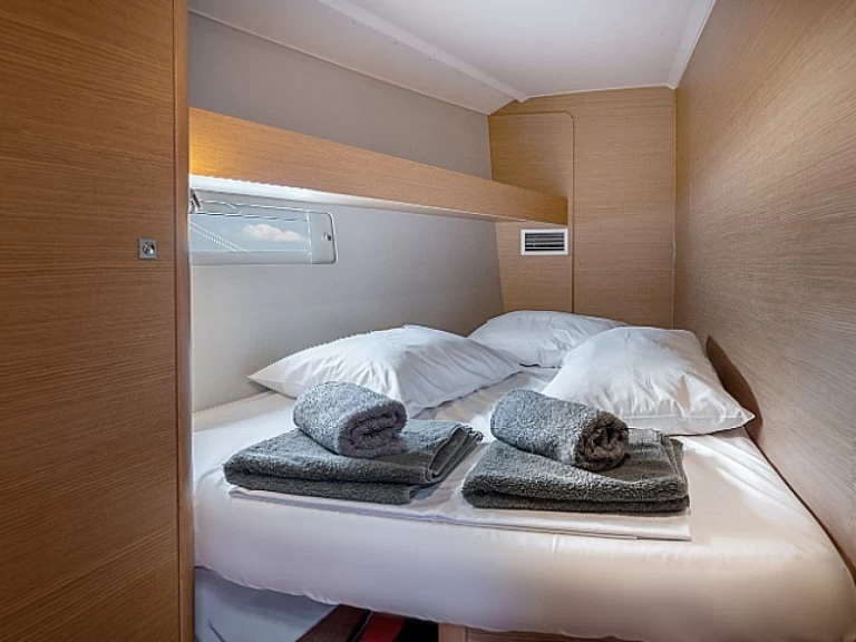 Plachetnice k pronájmu v Lefkáda za nejlepší cenu