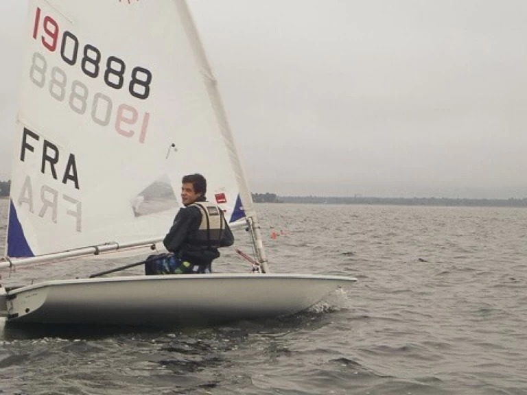 Pronájem jachty v Carnac -LASER PERFORMANCE Laser Solo na Samboatu