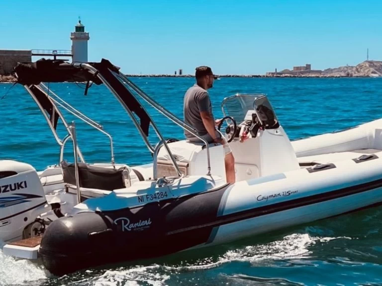 Pronájem Polotuhá loď Ranieri s licencí