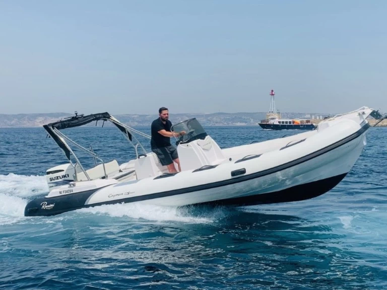 Polotuhá loď k pronájmu v Marseille za nejlepší cenu