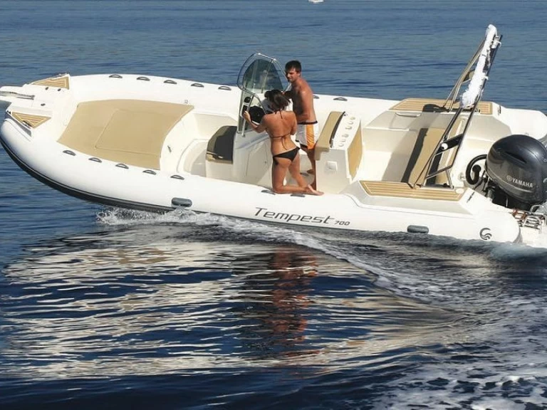 Pronajmout si Capelli Tempest 700 v Marseille