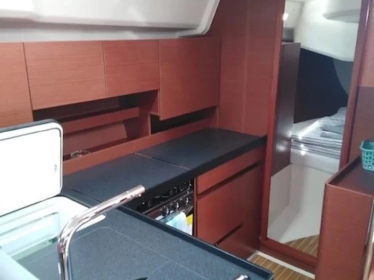 Pronajmout si Hanse Hanse 458 v Donji Seget