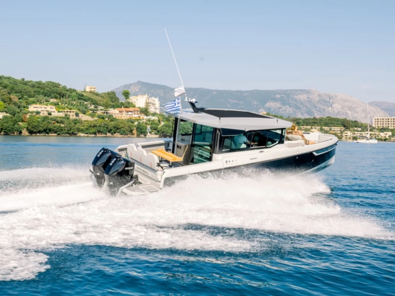 Pronajmout Motorová loď se skipperem či ne Saxdor v Gouvia